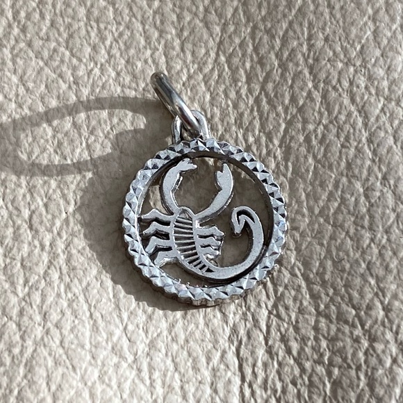 Vintage Sterling Silver ♏️ Scorpio PendantCharm - Picture 3 of 5